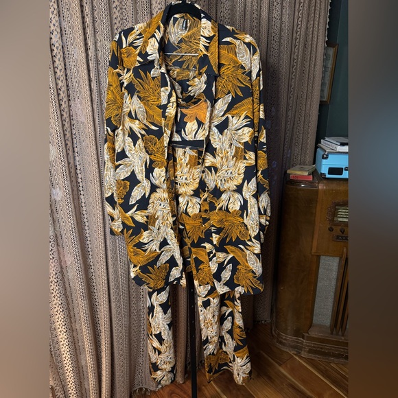 PrettyLittleThing Pants - NWOT PrettyLittleThing Black 3 piece set